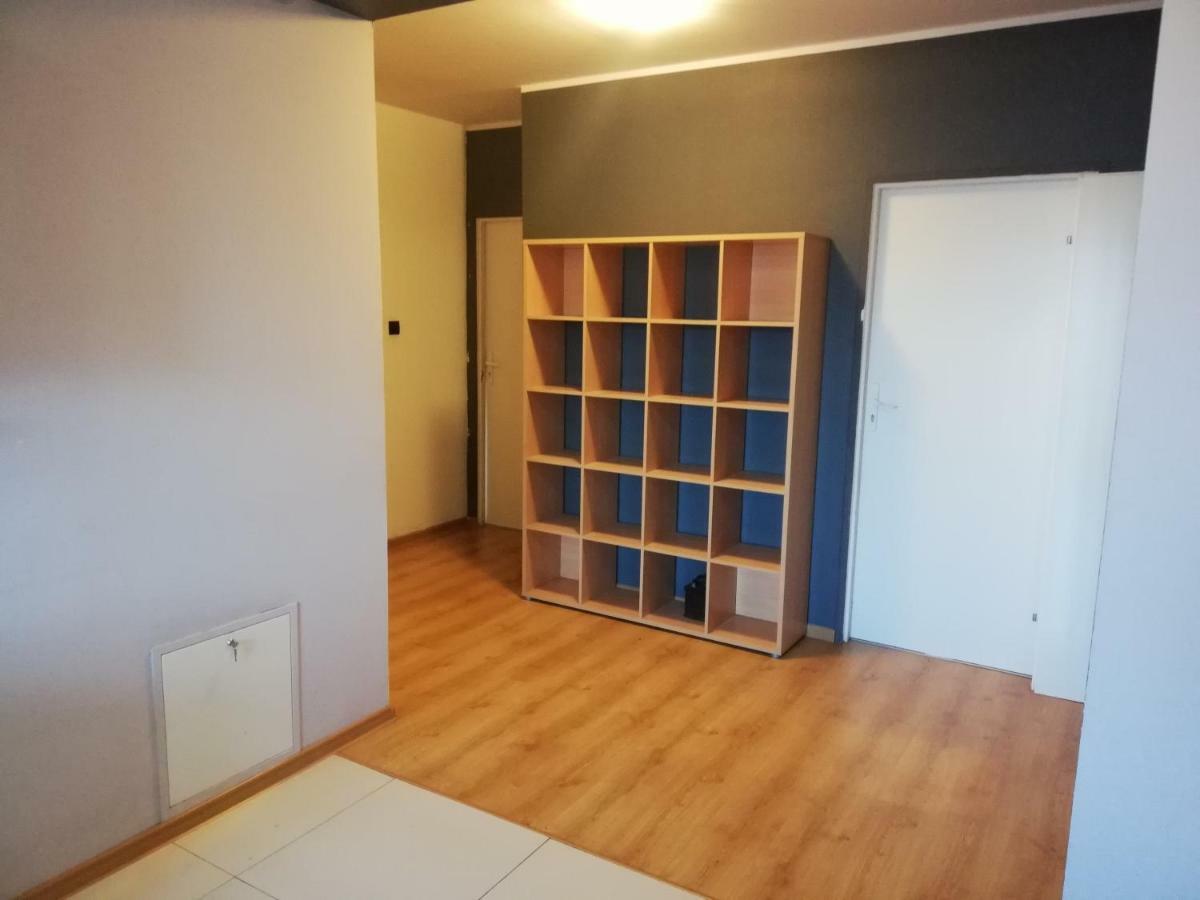 Pokoje Przy Rondzie Lägenhet Częstochowa Exteriör bild